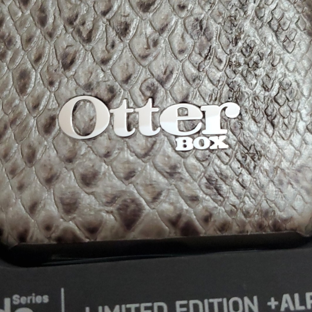 OtterBox iPhone Se 2020/i8/i7 Strada Case - Stone - Picture 5 of 6